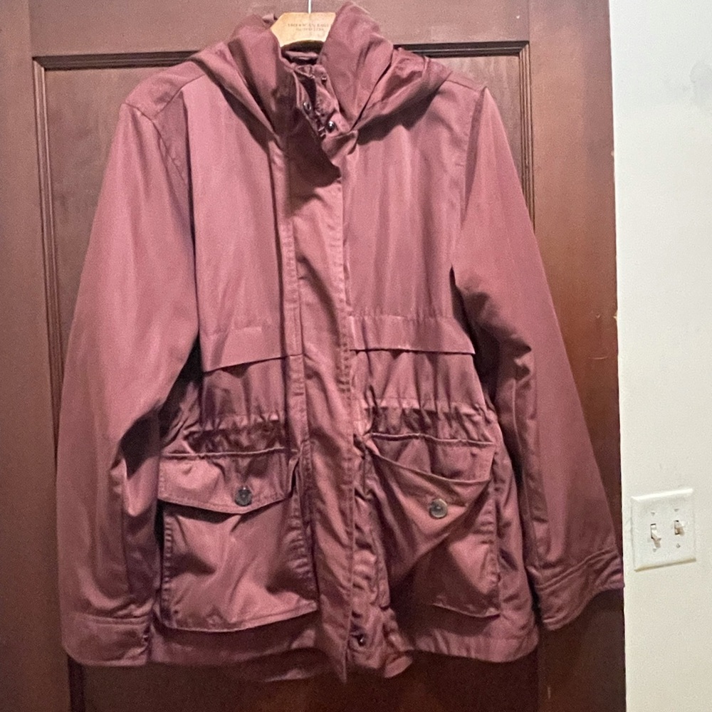 Universal Thread size XL water resistant jacket with packable hood, Mauve